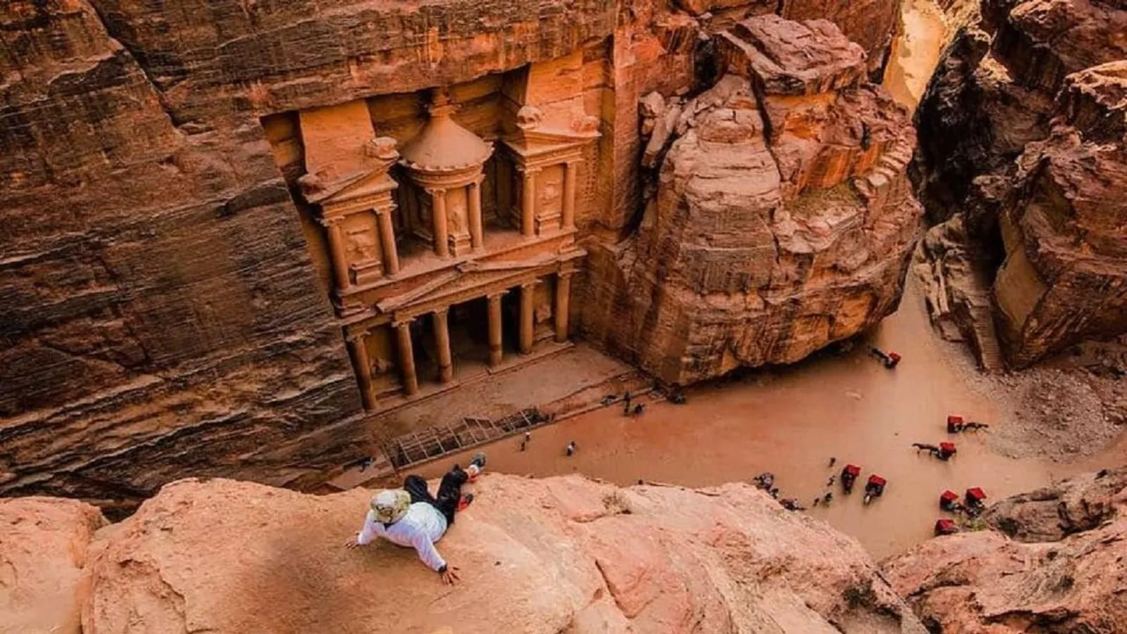 From Amman: Petra & Wadi Rum Full-Day Tour